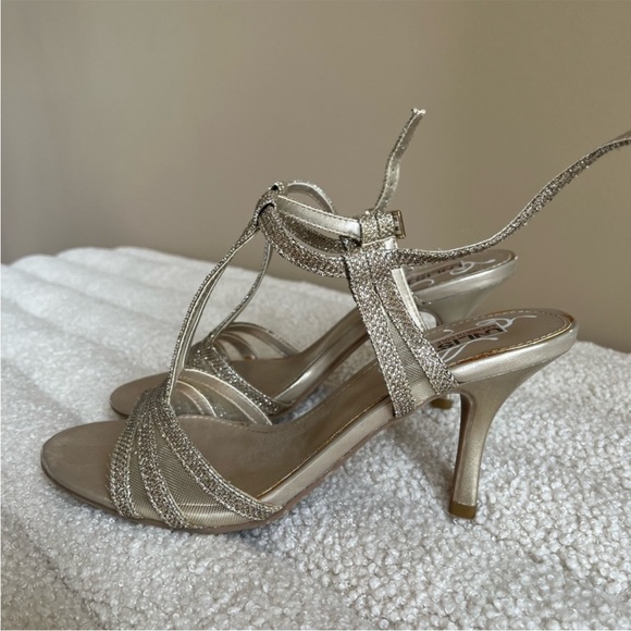 Gold heels - Picture 2 of 4